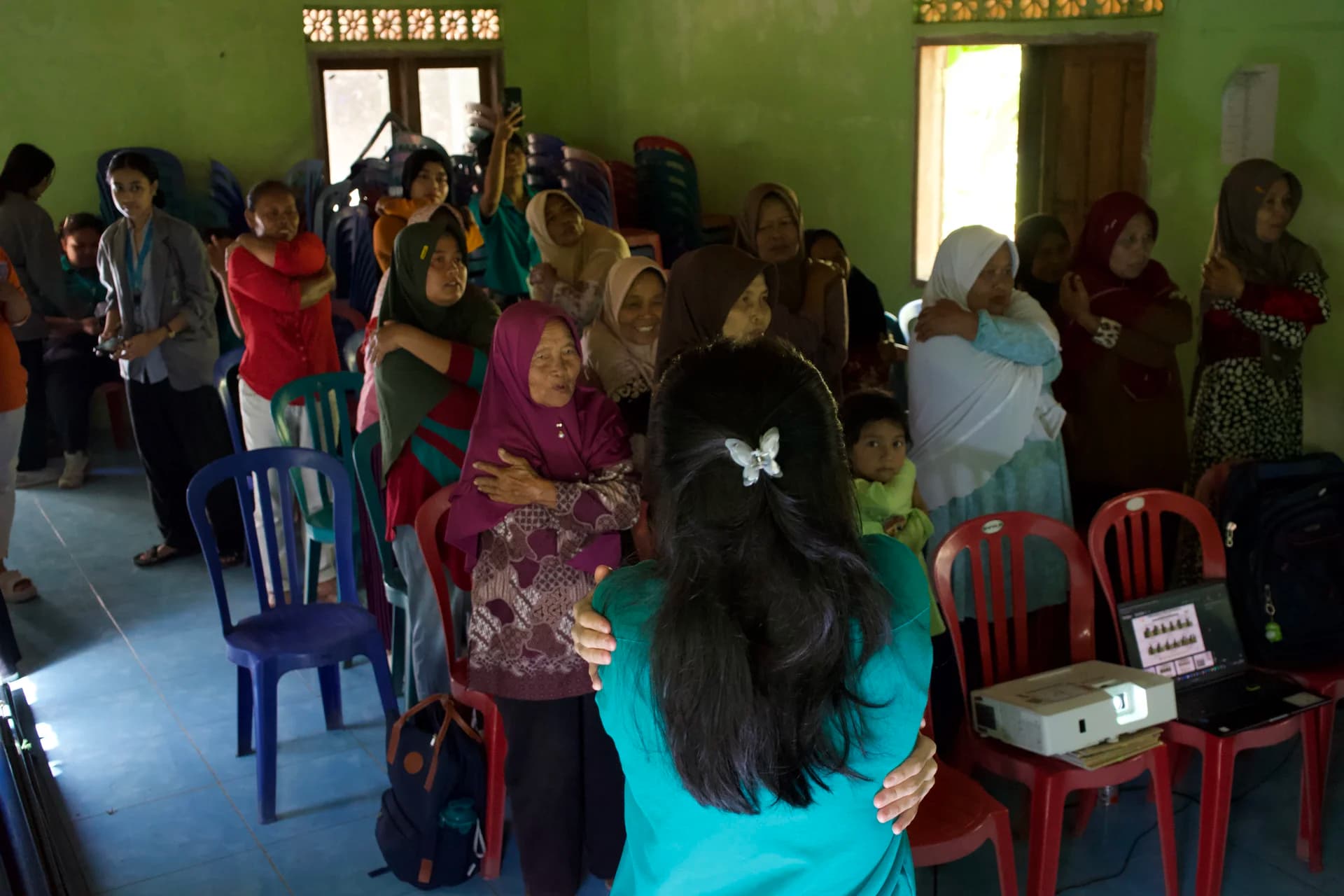 Pemeriksaan dan penyuluhan kesehatan warga dusun